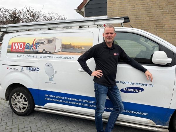 Installatie Zelfzoekende Satelliet Systemen op uw Camper/ Caravan of Boot